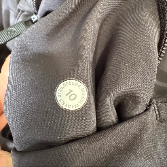 Lululemon Pack It Up Camo Jacket - Picture 7 of 9